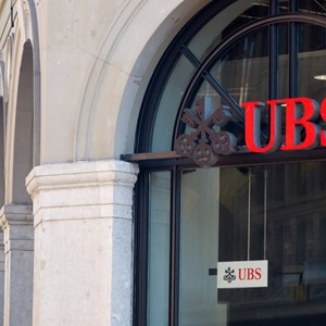 Banken: UBS legt beim Vaterschaftsurlaub zwei zusätzliche Wochen drauf