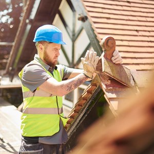 Mehr Erwerbstätige, weniger Erwerbslose im 1. Quartal