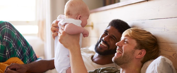 Bundesrat setzt 14-tägigen Adoptionsurlaub per Anfang 2023 in Kraft Bundesrat setzt 14-tägigen Adoptionsurlaub per Anfang 2023 in Kraft