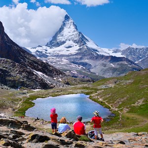 Im Wallis werden die Familienzulagen erhöht Im Wallis werden die Familienzulagen erhöht