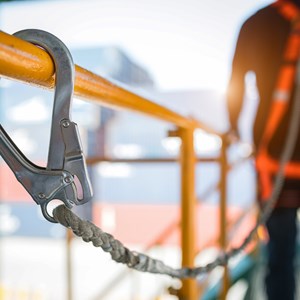 Zahl an Absturzunfällen auf Baustellen bleibt hoch Zahl an Absturzunfällen auf Baustellen bleibt hoch