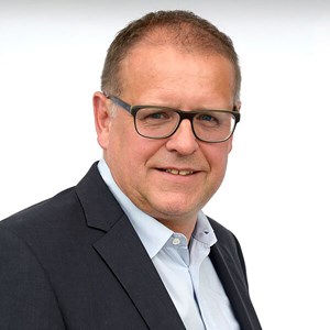 «Die HR-Fachprüfung ist die obligatorische Hürde, um im HR operativ Karriere zu machen» «Die HR-Fachprüfung ist die obligatorische Hürde, um im HR operativ Karriere zu machen»