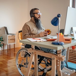 Digitalisierung bietet Chancen und Risiken für Menschen mit Behinderungen Digitalisierung bietet Chancen und Risiken für Menschen mit Behinderungen