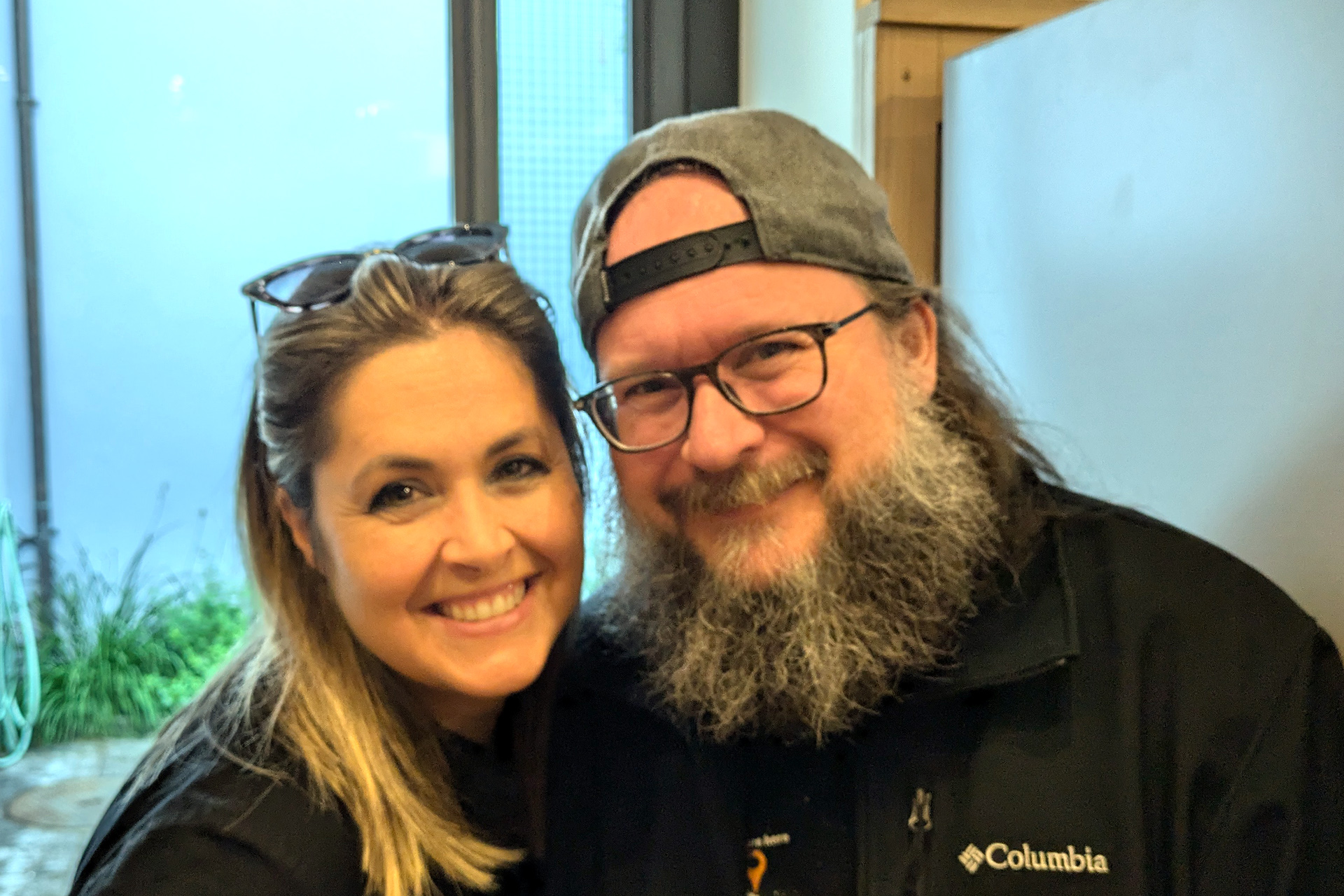 Die HR-BarCamp-«Sidekicks» Jennifer Morf und Etienne Besson.