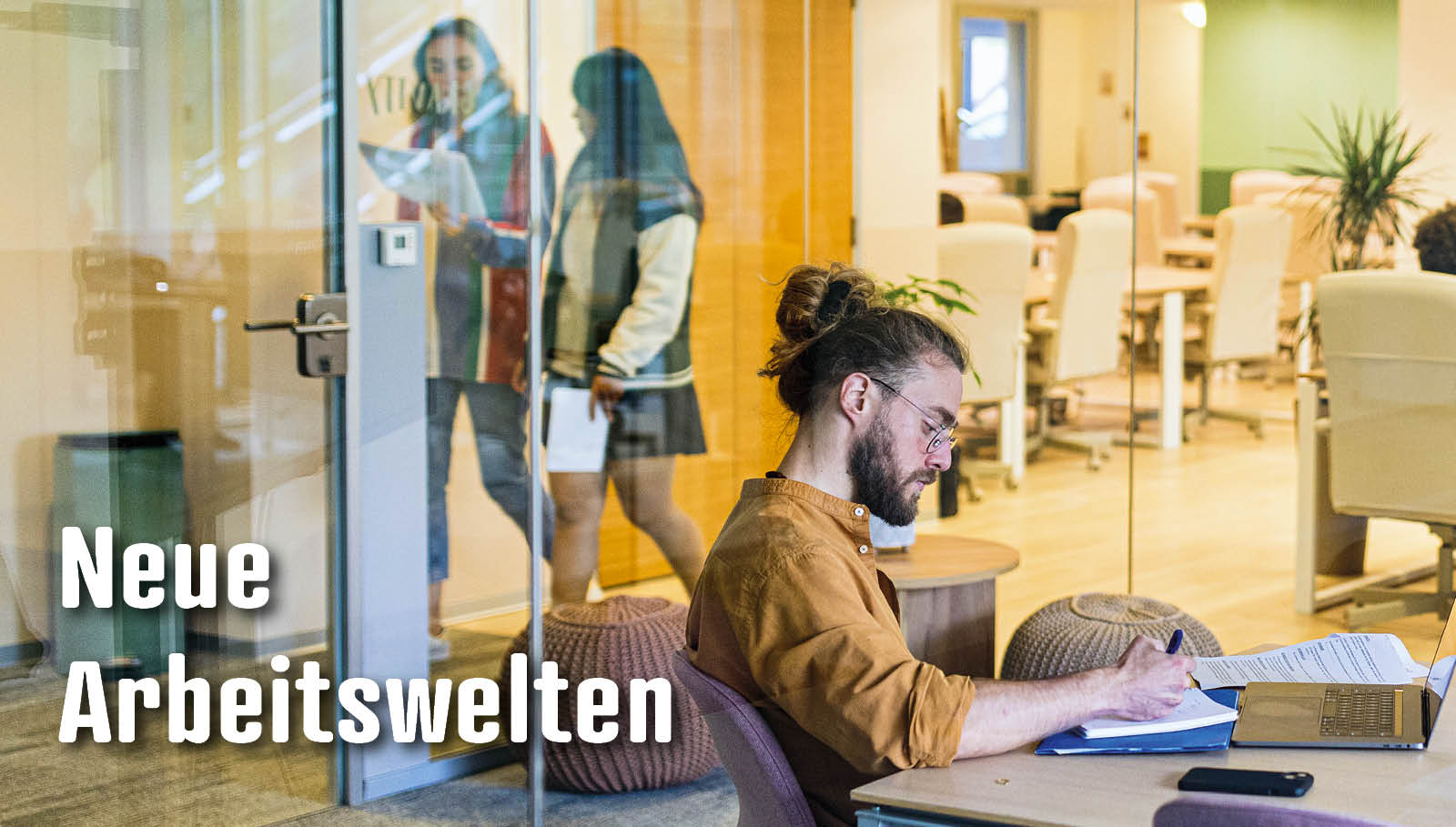 Der Raum arbeitet mit