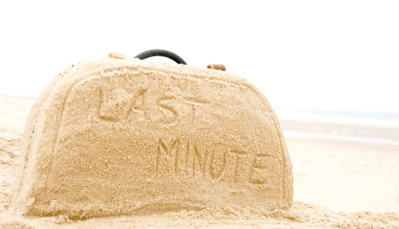 Lastminute Strand Sand Koffer Istock 165511360