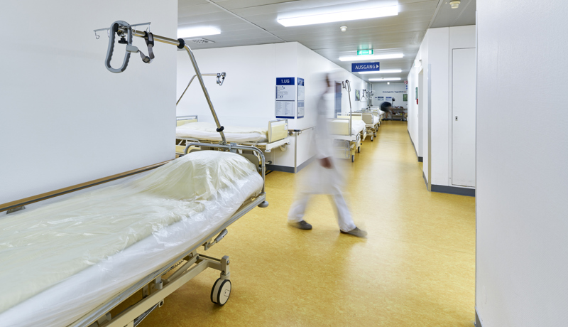 Fachkräftemangel Spital Istock 1124486435