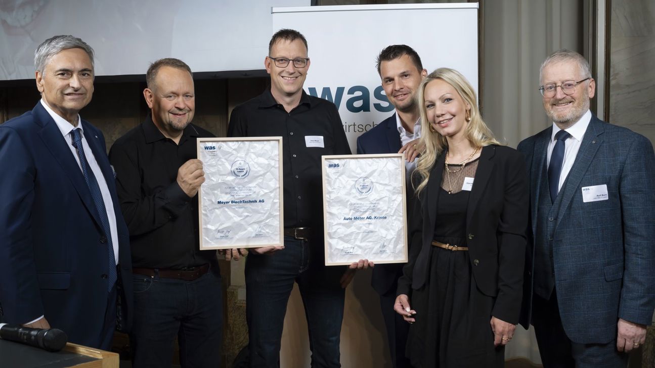 Regierungsrat Guido Graf, VR-Präsident WAS Wirtschaft Arbeit Soziales; Urs Meyer, Geschäftsleitung Meyer Blecktechnik AG; Alex Meyer, Geschäftsleitung Meyer Blecktechnik AG; Stefan Bersinger, CEO und Geschäftsinhaber Auto Meter AG; Desirée Bersinger, Geschäftsinhaberin Auto Meter AG; Rolf Born, Geschäftsfeldleiter WAS IV Luzern (von links)