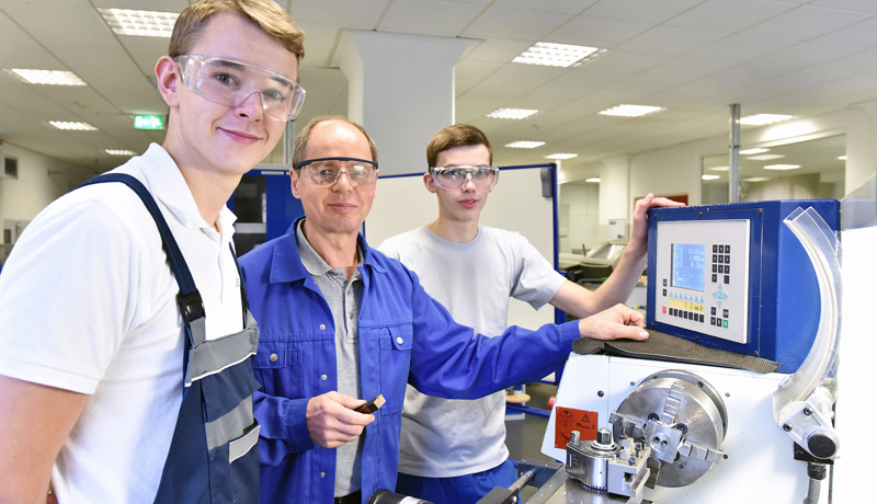 Berufslehre Handwerk Metall Web