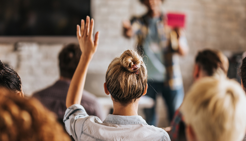 Bildung Erwachsene Frage Istock 1138142697