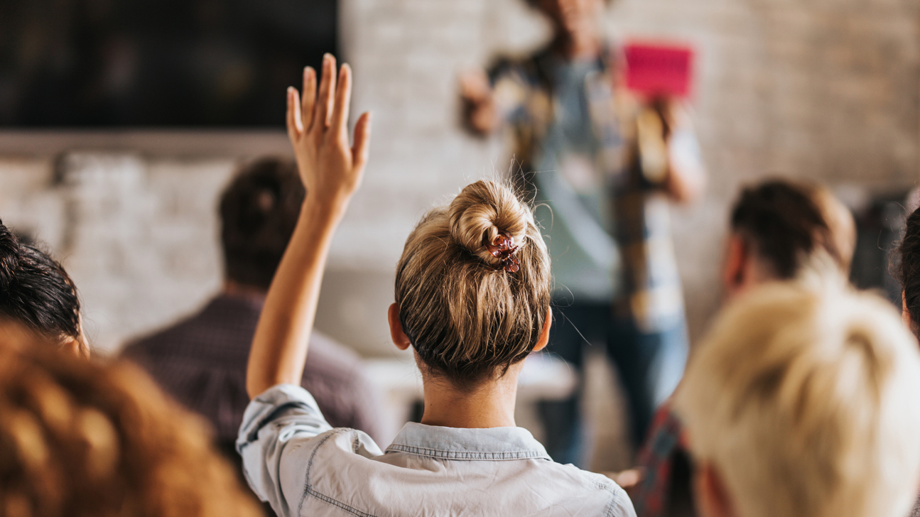 Bildung Erwachsene Frage Istock 1138142697