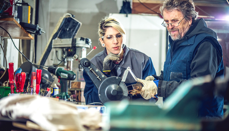 Berufslehre Handwerk Metallbau Frau Web