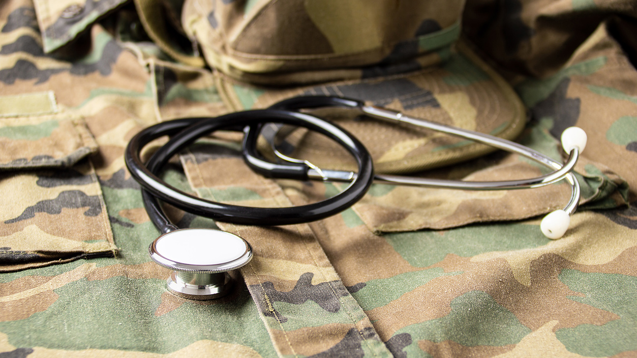 Uniform Stethoskop Militaerversicherung Web