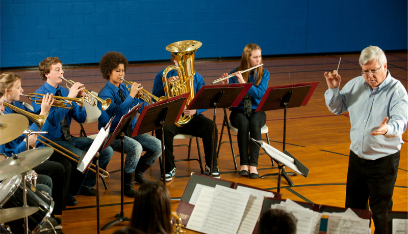 Dirigent Musikverein Istock 183783702