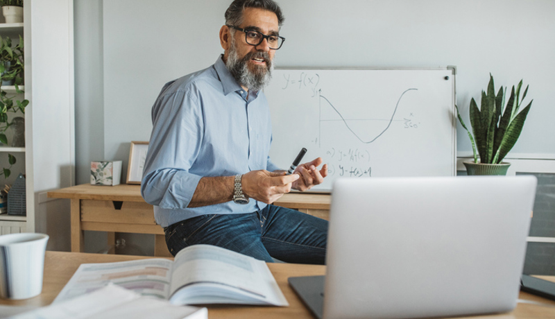Homeoffice Lehrer Istock 1215481862