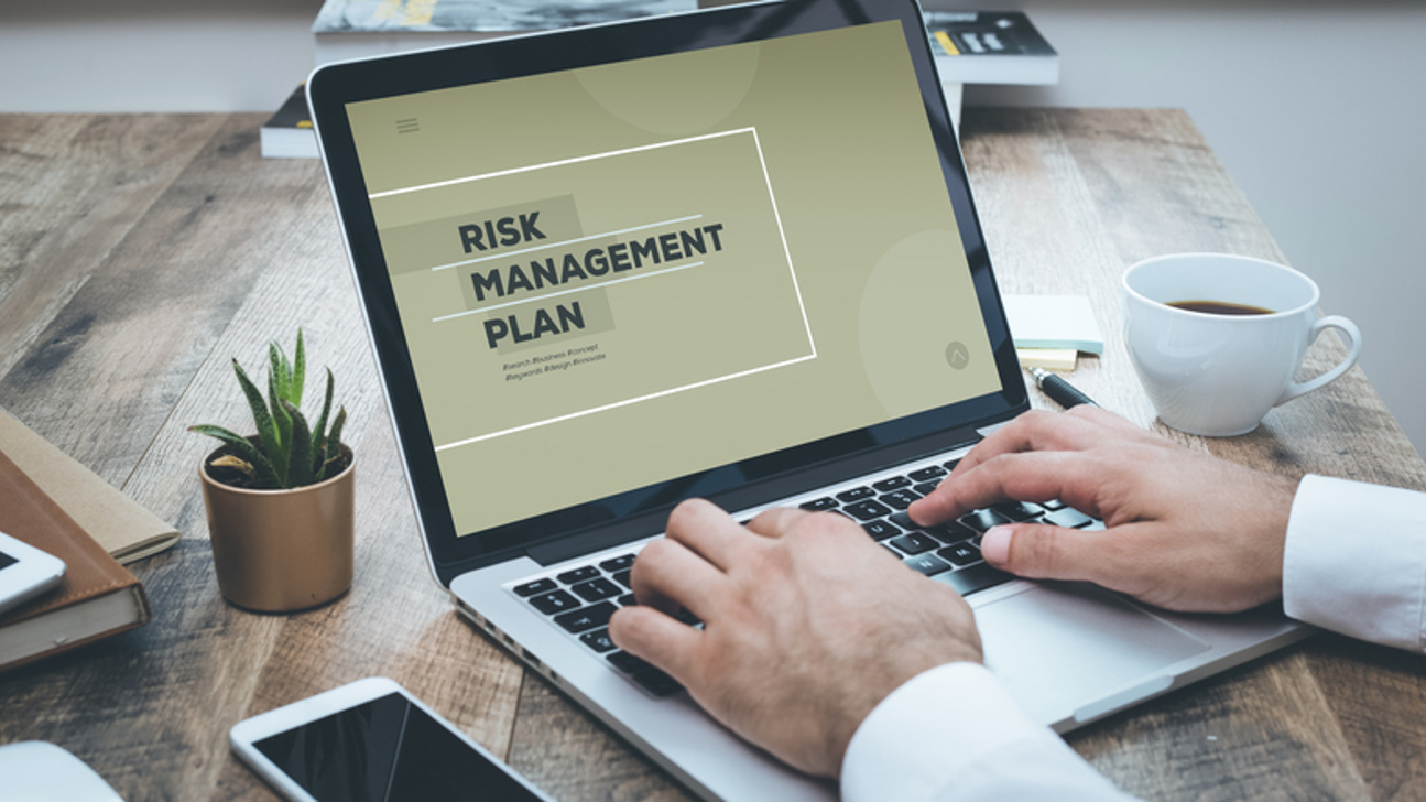 Risiko Management Laptop Istock 939943888