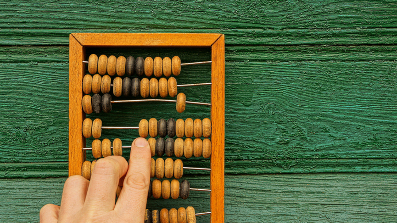 Abacus Rechnen Istock 868474592