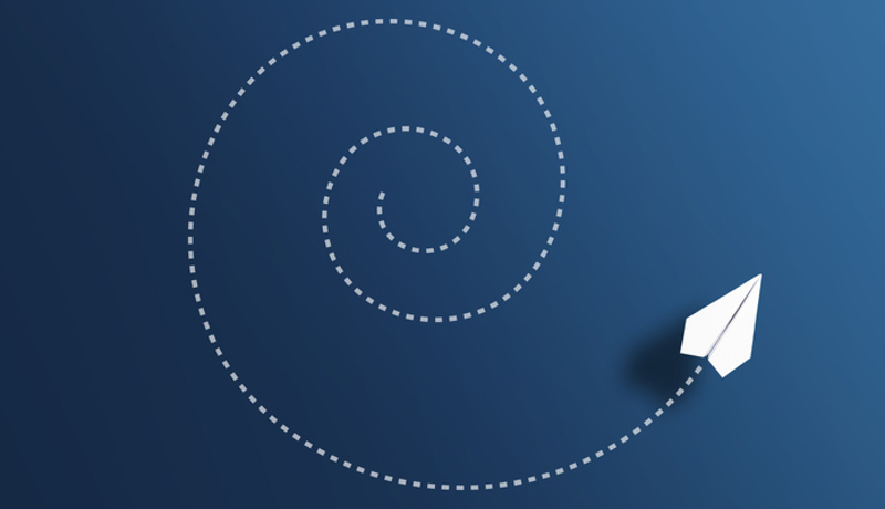 Papierflieger Spirale Istock 1267520725