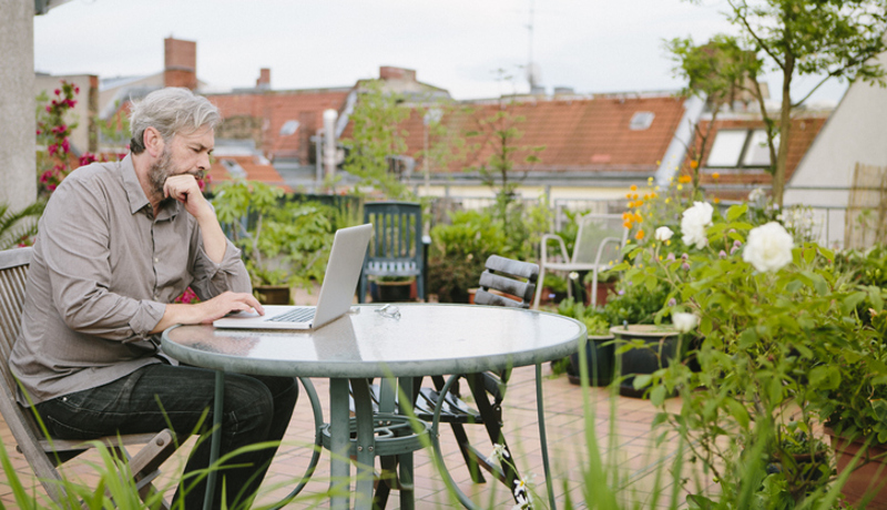 Homeoffice Garten Terrasse Istock 537355630
