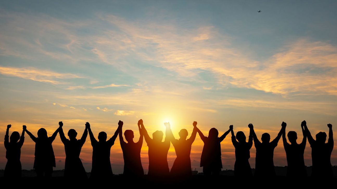 Jubel Sonnenuntergang Istock 1333119486 Web